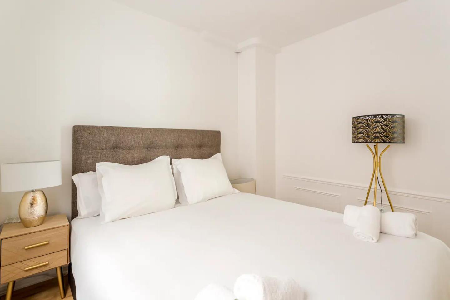 8P - 3Br Le Marais Spacious - Central - Historic Apt Párizs Kültér fotó
